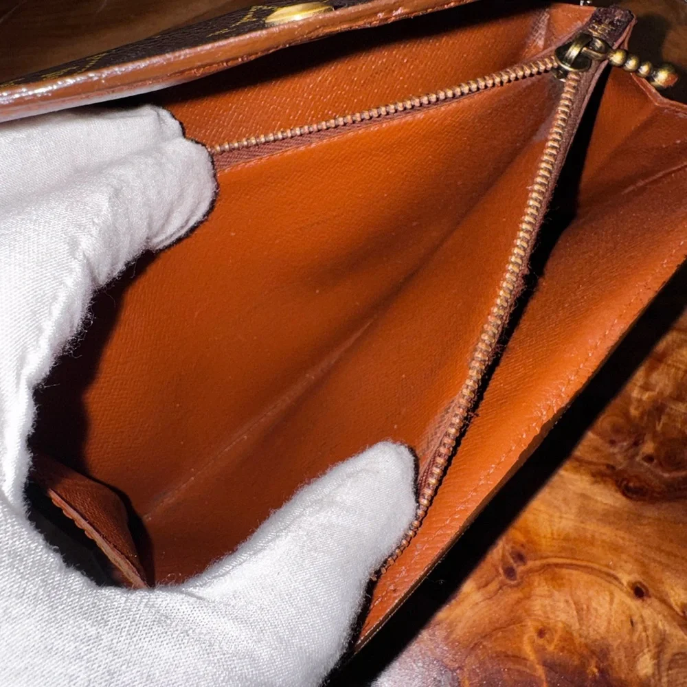 Louis Vuitton vintage 1996 Sarah monogram wallet converted Crossbody - Picture 13 of 17